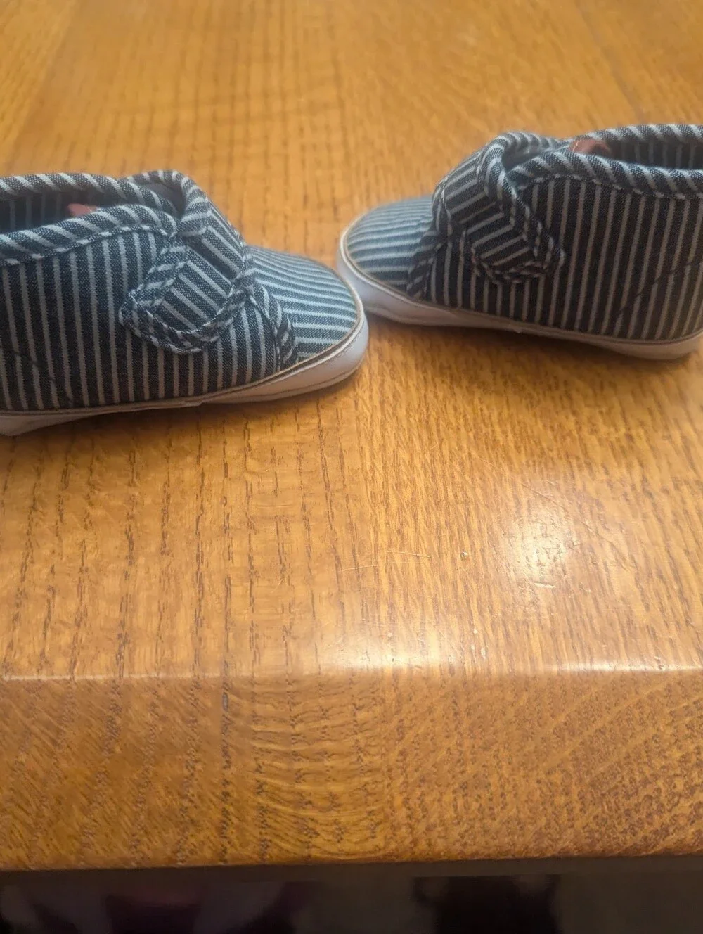 OshKosh Baby b'gosh Shoes│ Blue & White Striped │Hook and Loop │Size 2 │ 3-6M